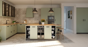 Utiliza una isla o una península para crear una cocina abierta. El diseño de la cocina con isla o península hará que la integración de los dos espacios sea mejor. Si no tenemos tanto espacio, colocar una pequeña barra para desayunar puede conseguir esta función de separación visual que buscamos.