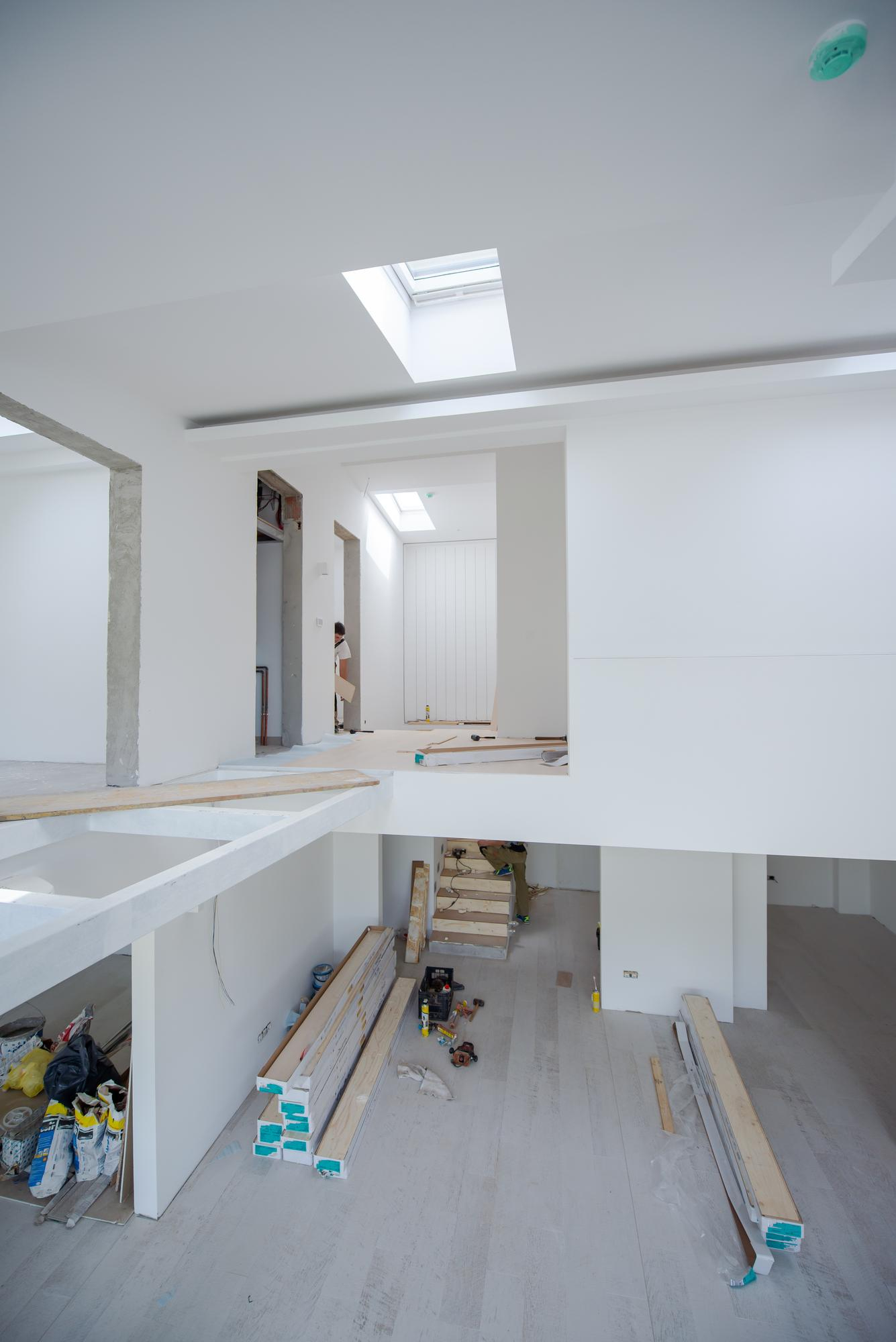 CONSTRUCTORA ANDORRA METODO CONSTRUCTORA. Construcció. Direcció administració professional de reformes integrals i obres metodoandorra@gmail.com +376651190.

Direcció i administració professional de reformes i obres en general.
📩 metodoandorra@gmail.com
📞 +376 651190
💻 reformes-andorra.com
Interiorista especialista en direcció i gestió de reformes té un paper clau en la transformació d’espais. Aquí tens una visió general de les seves funcions principals:
Planificació i Disseny: Treballen amb els clients per entendre les seves necessitats i preferències, creant dissenys que reflecteixin la seva visió. Això inclou la selecció de materials, colors, mobles i accessoris.
Gestió de Projectes: Coordinen tots els aspectes del projecte de reforma, des de la contractació de proveïdors i constructors fins a la supervisió del treball diari. S’asseguren que el projecte es compleixi dins del termini i el pressupost establert.
Supervisió d’Obres: Fem un seguiment constant de les obres per garantir que es compleixin els estàndards de qualitat i que es respectin els dissenys aprovats. Això inclou la resolució de problemes que puguin sorgir durant el procés.
Assessorament Tècnic: Proporcionen consells tècnics sobre la viabilitat de les idees de disseny, tenint en compte factors com la funcionalitat, la seguretat i la normativa vigent.
Relació amb els Clients: Mantenim una comunicació constant amb els clients per assegurar-se que estan satisfets amb el progrés i els resultats finals del projecte.
Aquestes funcions permeten que els projectes de reforma siguin més eficients i que els resultats finals siguin d’alta qualitat i alineats amb les expectatives dels clients.
Tens algun projecte de reforma present o necessites ajuda amb alguna cosa específica?
#ReformesAndorra #RehabilitacionsAndorra #DireccióObres #ReformesIntegrals #ReformesCasa #ReformesPis #ReformesComercials #ReformesInteriors #ReformesExteriors #ReformesSostenibles #ReformesEficients #ReformesDisseny #ReformesModernes #ReformesClàssiques #ReformesRústiques #ReformesLuxe #Bordes #Bordestipiques #ReformesEconòmiques #ReformesQualitat #ReformesProfessionals #ReformesPersonalitzades #ReformesCreatives #ReformesInnovadores #ReformesFuncionalitat #ReformesEstètica #ReformesAndorraLaVella #reforemsandorra #reformesescaldes
📩 metodoandorra@gmail.com  -  📞 +376 651190  💻 reformes-andorra.com . 👉🏻Muchos hacen obras... nosotros construimos hogares 🏠

